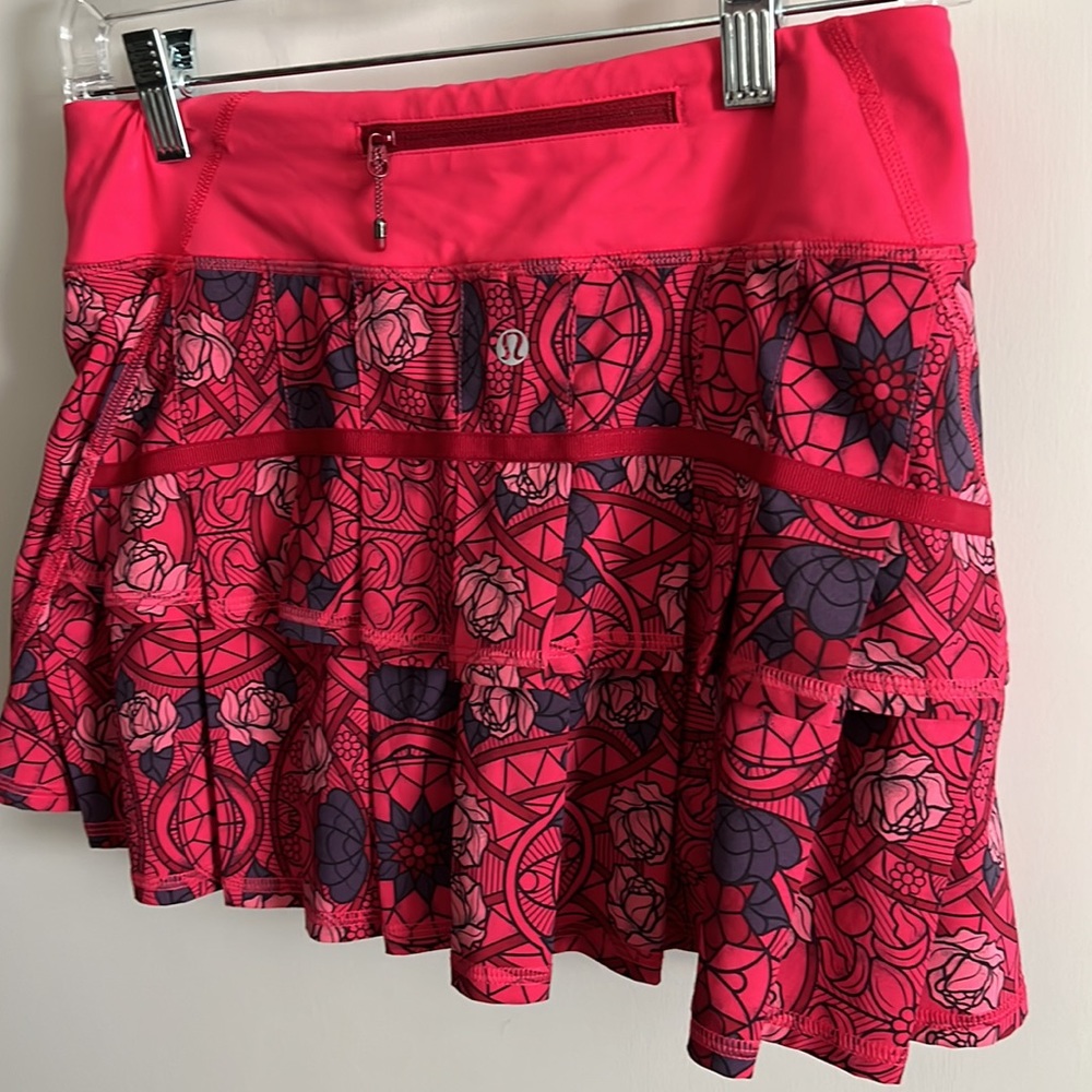 Lululemon pacesetter skirt!  Great condition! - Picture 2 of 4